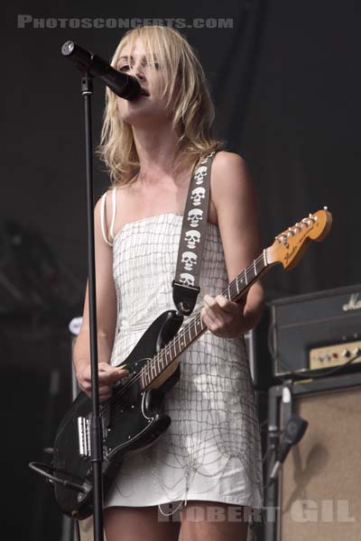 METRIC - 2009-08-30 - SAINT CLOUD - Domaine National - Scene de la Cascade - 